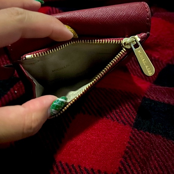 Michael Kors wallet - Picture 3 of 7